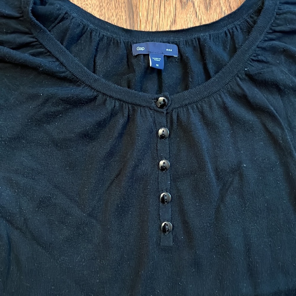 Gap Black Short Sleeved Thin Sweater Size M - Picture 3 of 5